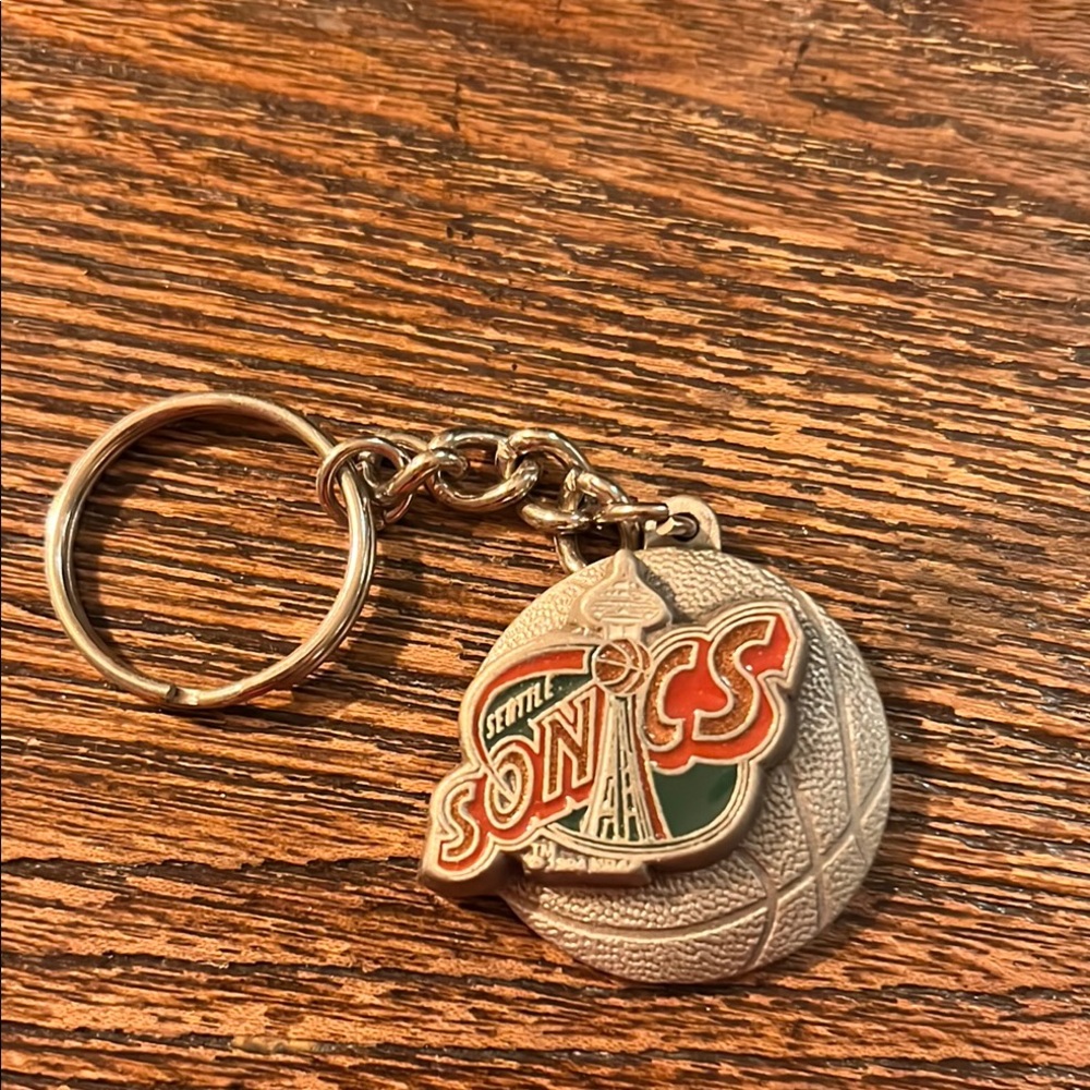 Seattle Sonics Basketball Keychain 1995 Pewter made in USA